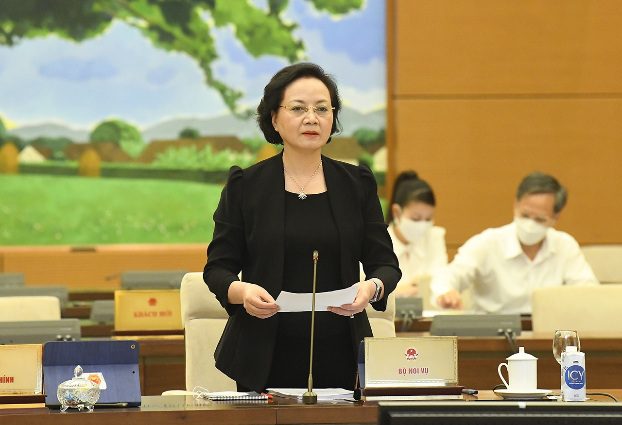 Bộ trưởng Bộ Nội vụ Phạm Thị Thanh Trà trình bày Tờ trình của Chính phủ về việc thành lập thành phố Từ Sơn thuộc tỉnh Bắc Ninh