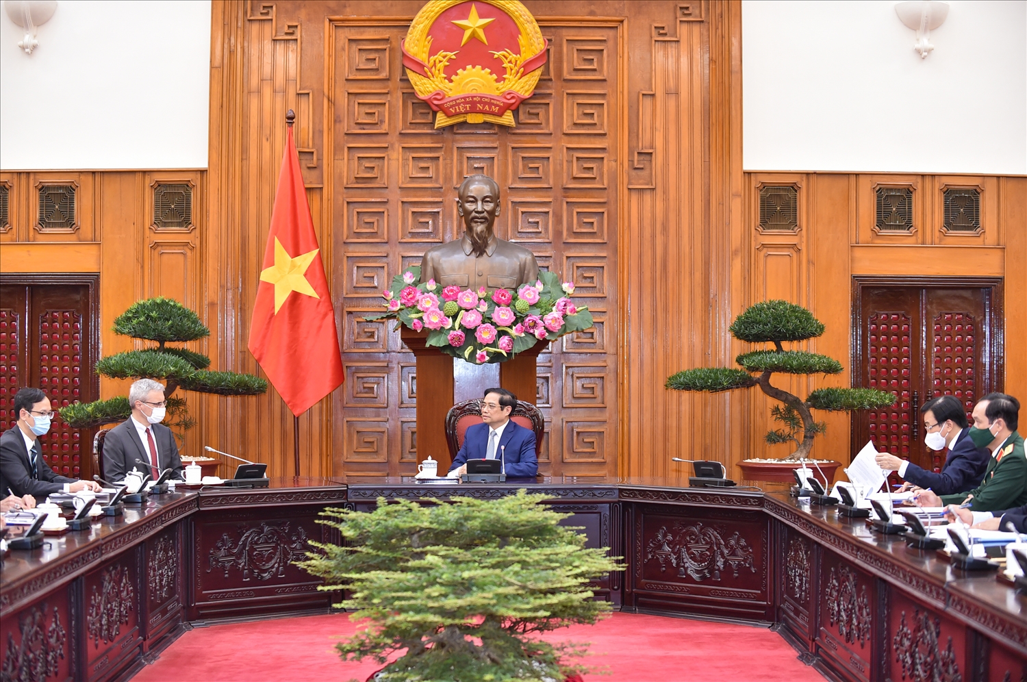 Thủ tướng mong muốn quan hệ hợp tác truyền thống, lâu đời và rất hiệu quả trong lĩnh vực y tế giữa Việt Nam và Pháp càng được củng cố, thắt chặt hơn nữa. Ảnh: VGP/Nhật Bắc