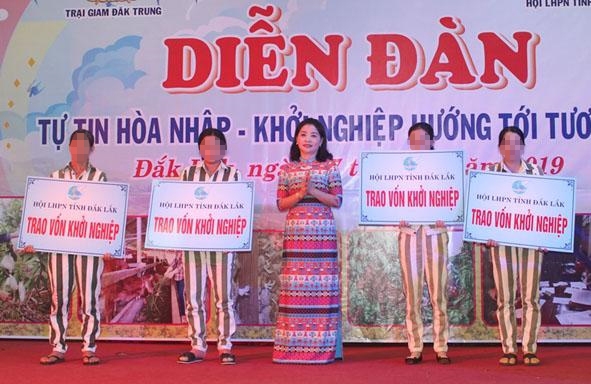 Hội Liên hiệp Phụ nữ tỉnh Đắk Lắk hỗ trợ cho các nữ phạm nhân sắp chấp hành xong án phạt. (Ảnh tư liệu, chụp trước ngày 27/4/2021)