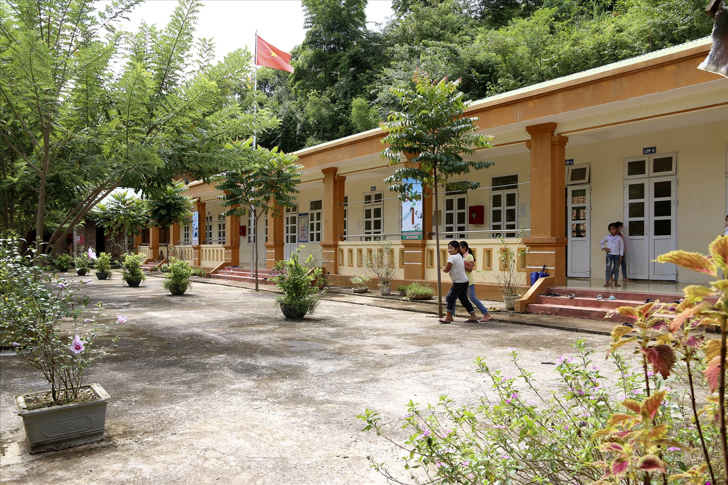 Trường Tiểu học Mai Sơn là 1 trong 5 trường trên địa bàn huyện Tương Dương triển khai mô hình bán trú 
