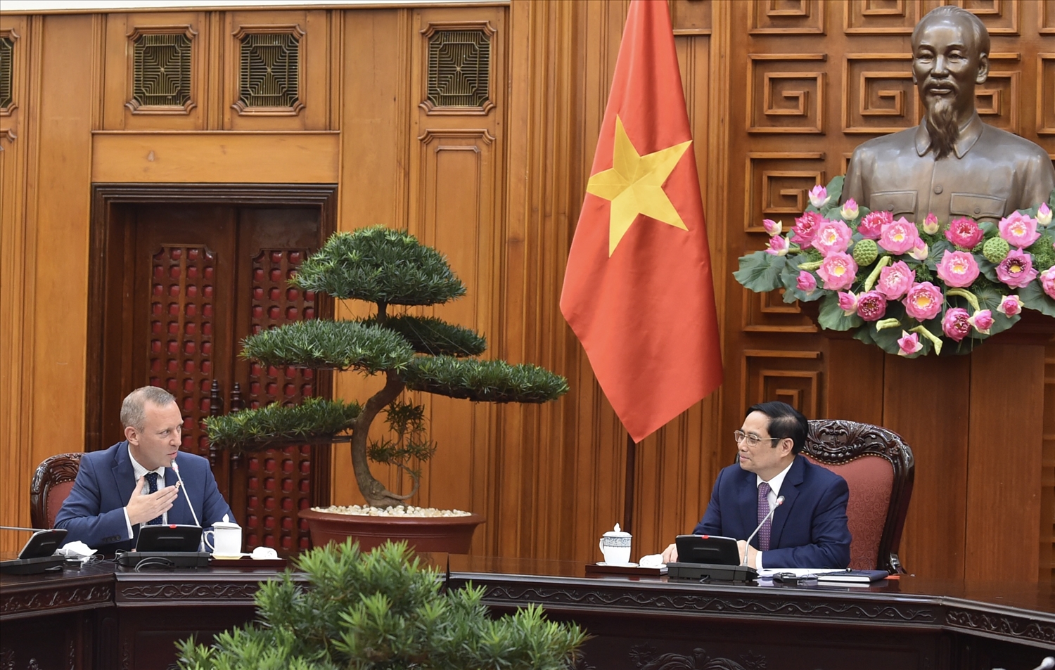 Đại sứ Anh Gareth Ward nhấn mạnh Chính phủ Anh coi Việt Nam là đối tác quan trọng ở khu vực. Ảnh: VGP/Nhật Bắc