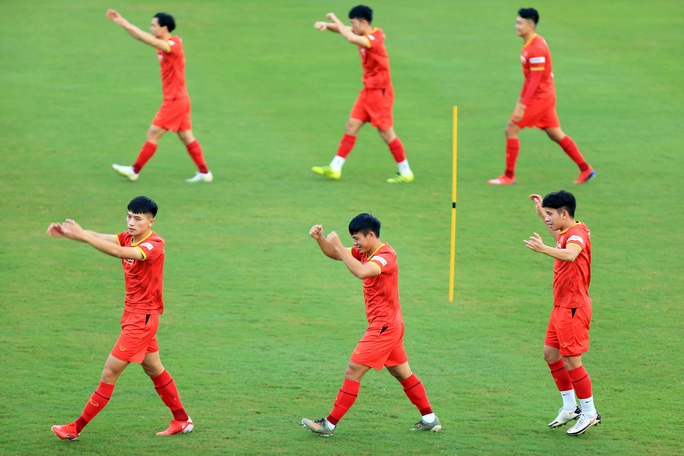 Đội tuyển Việt Nam đối đầu Trung Quốc vào lúc 22 giờ ngày 7/10 tại sân vận động Sharjah ở UAE. Ảnh: AFC