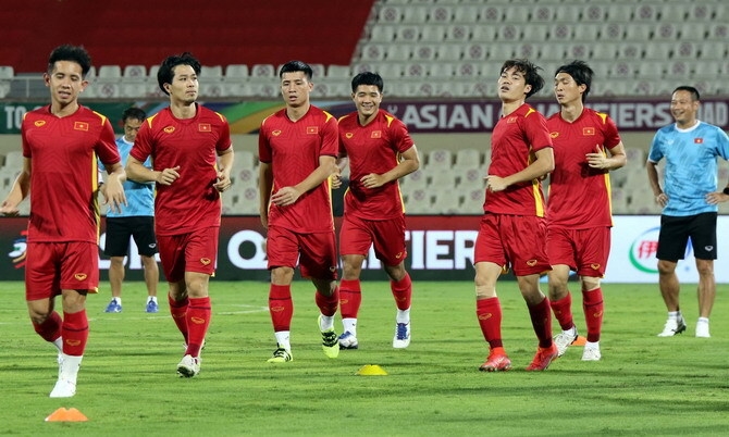 Thầy Park bất ngờ gạch tên tiền đạo Đức Chinh ở danh sách tuyển Việt Nam trận Việt Nam gặp Trung Quốc