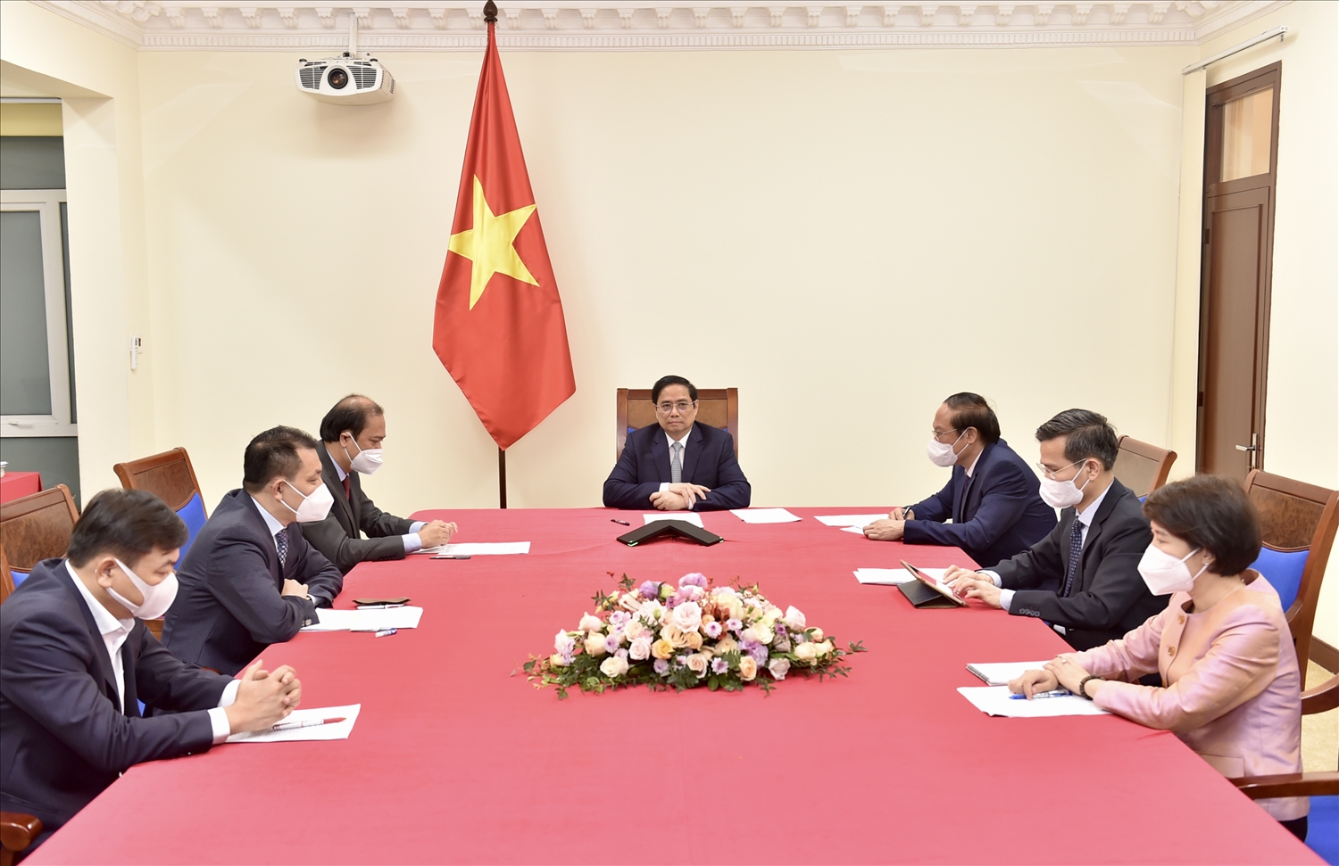 Thủ tướng Chính phủ Phạm Minh Chính cảm ơn Chính phủ Thổ Nhĩ Kỳ đã quyết định hỗ trợ Việt Nam vaccine phòng COVID-19 và trang thiết bị y tế. Ảnh VGP/Nhật Bắc