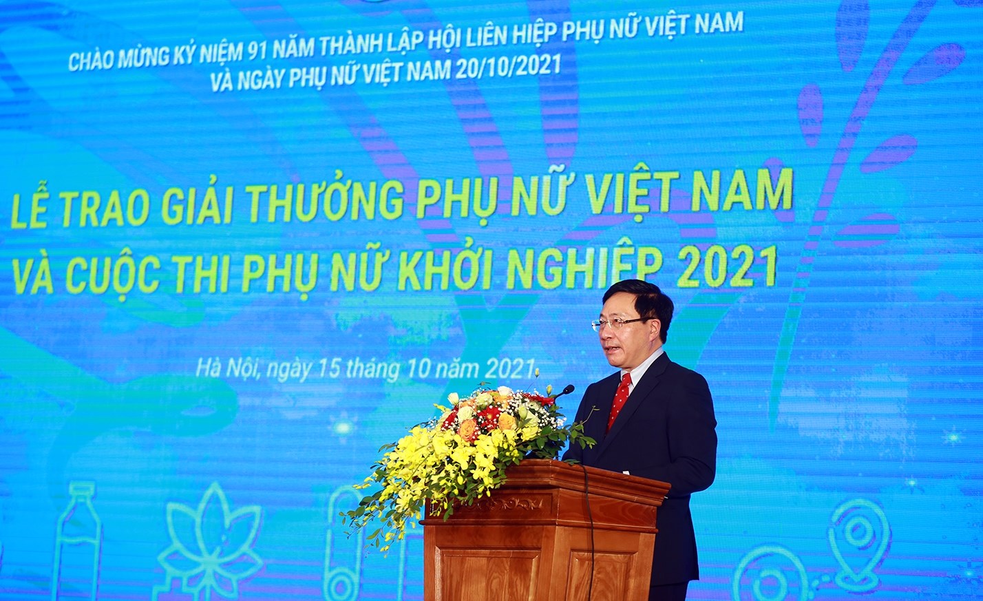 Phó Thủ tướng Thường trực Phạm Bình Minh khẳng định "Giải thưởng Phụ nữ Việt Nam" là minh chứng về sự phát triển không ngừng qua 91 năm của Hội LHPN Việt Nam. Ảnh: VGP/Hải Minh