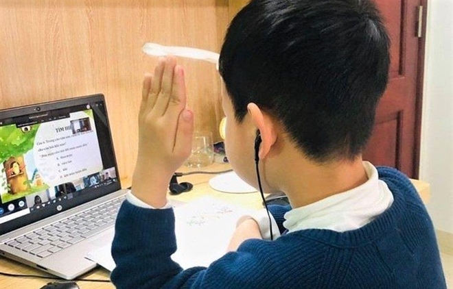 Học sinh Hà Nội tiếp tục học trực tuyến cho đến khi có thông báo mới. (Ảnh minh họa/INT)