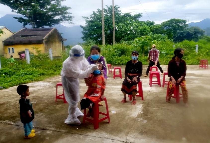Ngành Y tế đang nỗ lực khoanh vùng, xét nghiệm tại các địa bàn xuất hiện dịch của huyện Phước Sơn