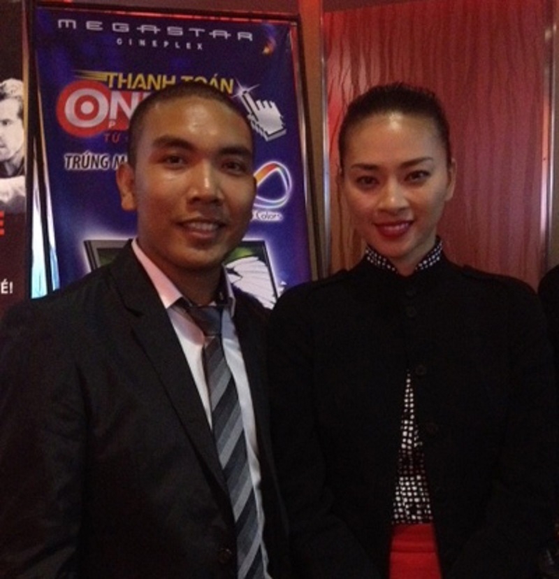 Doanh nhân Chung Minh với diễn viên Ngô Thanh Vân trong Dự án phim “Ngôi nhà trong hẻm”