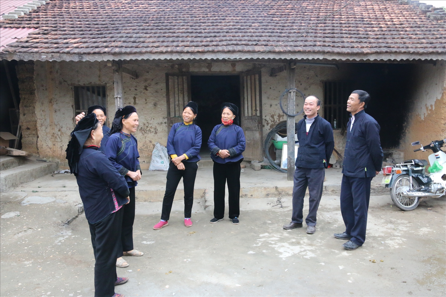 Các thành viên CLB Sli của đồng bào Nùng ở thôn Bắc Hoa, xã Tân Sơn, Lục Ngạn, Bắc Giang đang luyện tập