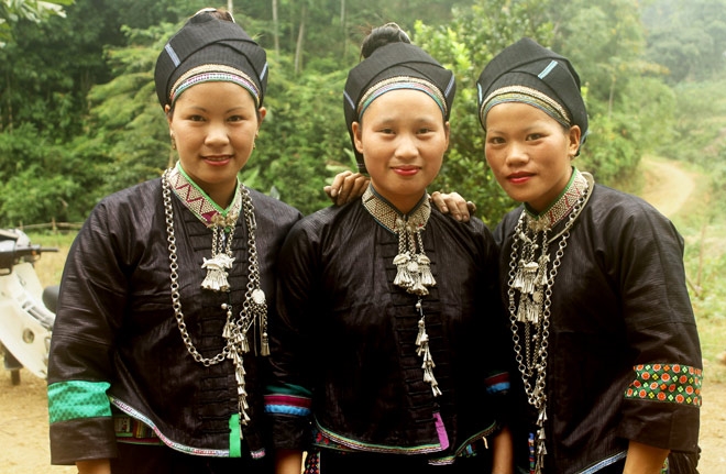 Trang phục của phụ nữ Nùng (Tuyên Quang)