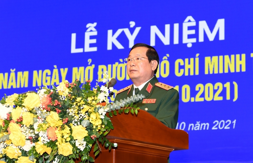 Thượng tướng Lê Huy Vịnh trình bày diễn văn tại lễ kỷ niệm. 