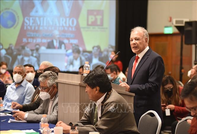 Tổng Bí thư Đảng Lao động Mexico Alberto Anaya đánh giá cao thông điệp của Tổng Bí thư Nguyễn Phú Trọng tại Hội thảo. Ảnh: TTXVN
