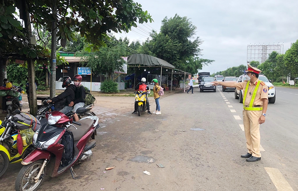 Công tác kiểm soát tại chốt kiểm soát cầu 14 của tỉnh Đắk Nông giáp Đắk Lắk được tăng cường