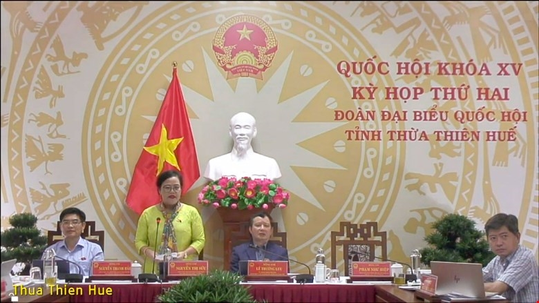 Đại biểu Nguyễn Thị Sửu đóng góp ý kiến tại điểm cầu tỉnh Thừa Thiên – Huế