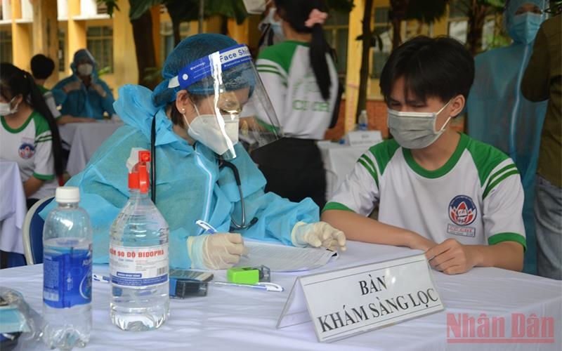 TP. Hồ Chí Minh đang triển khai tiêm vaccine cho trẻ em từ 12-17 tuổi.