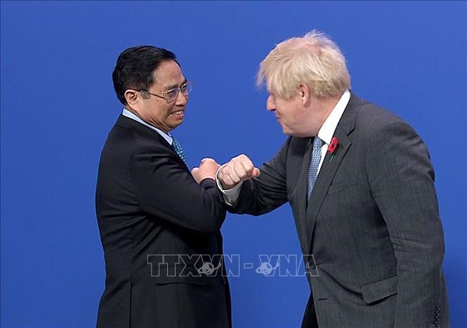 Thủ tướng Anh Boris Johnson đón Thủ tướng Phạm Minh Chính dự Hội nghị COP26