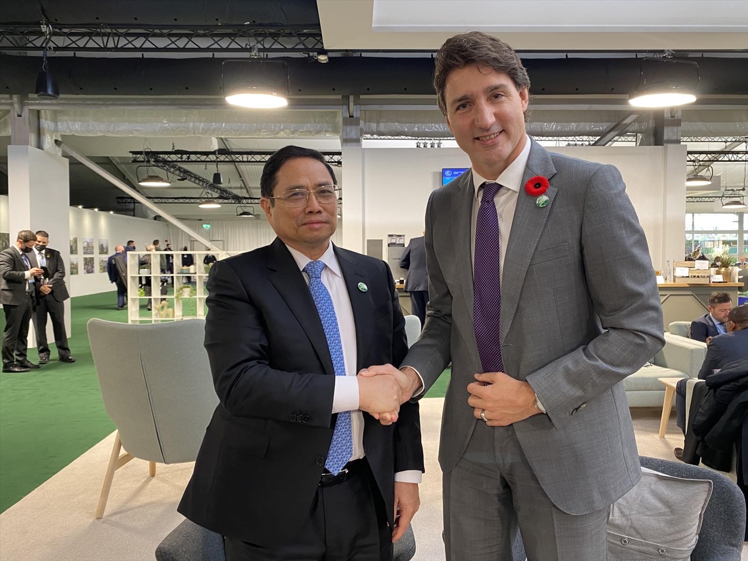 Thủ tướng Chính phủ Phạm Minh Chính và Thủ tướng Canada Justin Trudeau - Ảnh: TTXVN