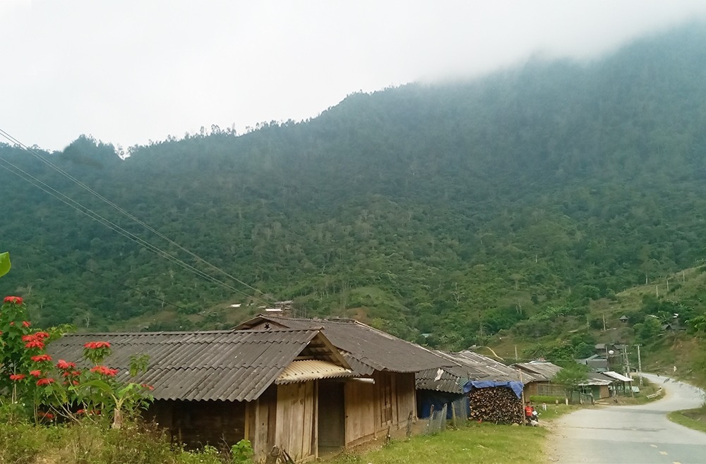 Bản Suối Phái, xã Tam Chung, huyện Mường Lát, nơi “cơn lốc” tiền ảo, đa cấp vừa tràn qua