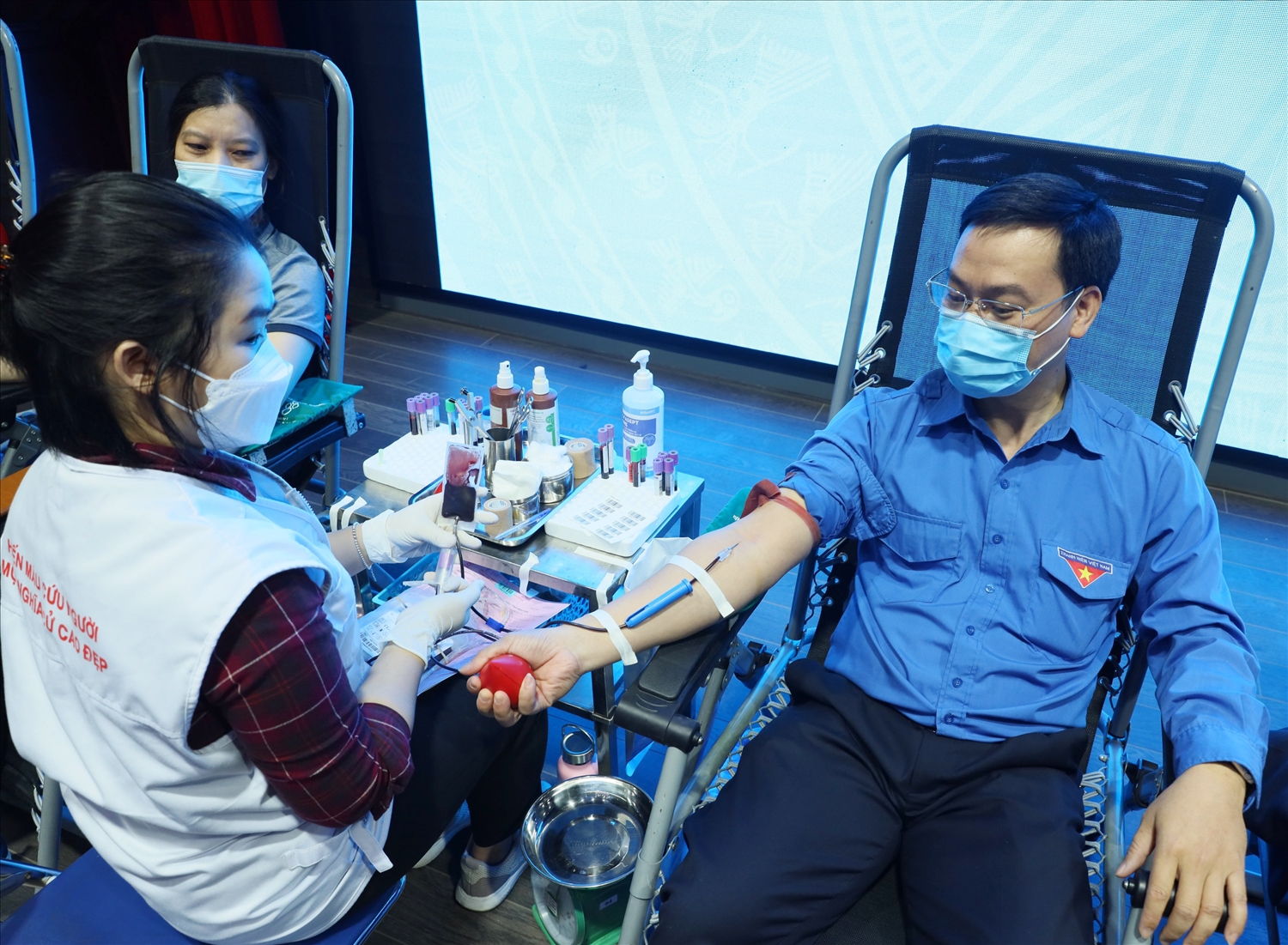  (Tin) Ủy ban Dân tộc tổ chức Ngày hội hiến máu tình nguyện 2
