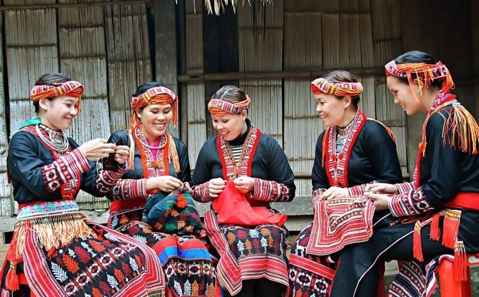 Phụ nữ DTTS cùng nhau giữ gìn bản sắc văn hóa