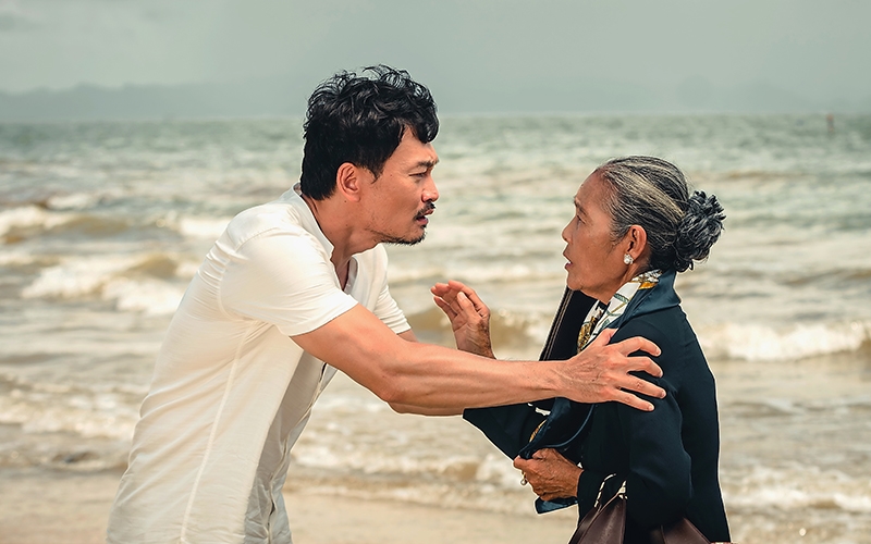 Một cảnh trong phim Khúc mưa của Điện ảnh Quân đội nhân dân tham dự Liên hoan phim Việt Nam lần thứ 22