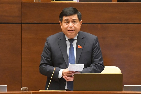 Bộ trưởng Bộ KH&ĐT Nguyễn Chí Dũng trả lời chất vấn đại biểu Quốc hội