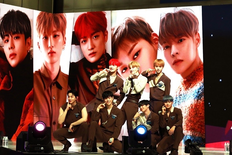 Ban nhạc K-pop Ciipher tham dự lễ hội quảng bá văn hóa "2021 World K-pop Concert" tối ngày 13/11. (Nguồn: TTXVN)