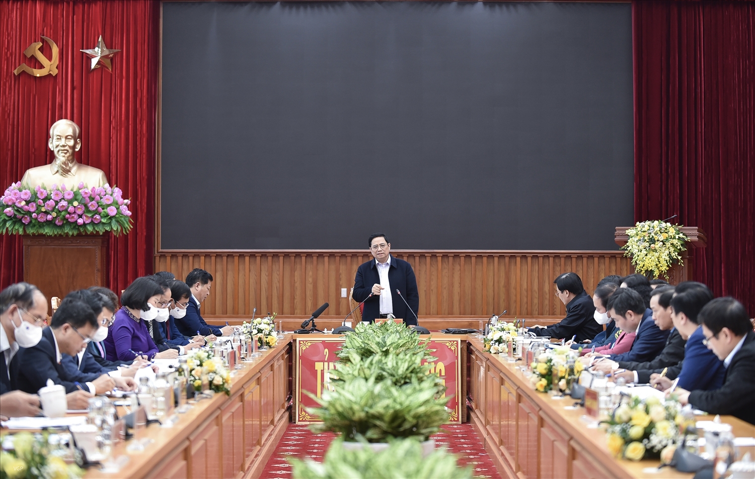 Thủ tướng làm việc với lãnh đạo tỉnh Cao Bằng. Ảnh: VGP/Nhật Bắc