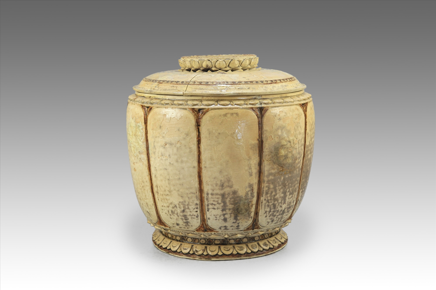 Chất liệu gốm hoa nâu, niên đại Thế kỷ XIII-XIV