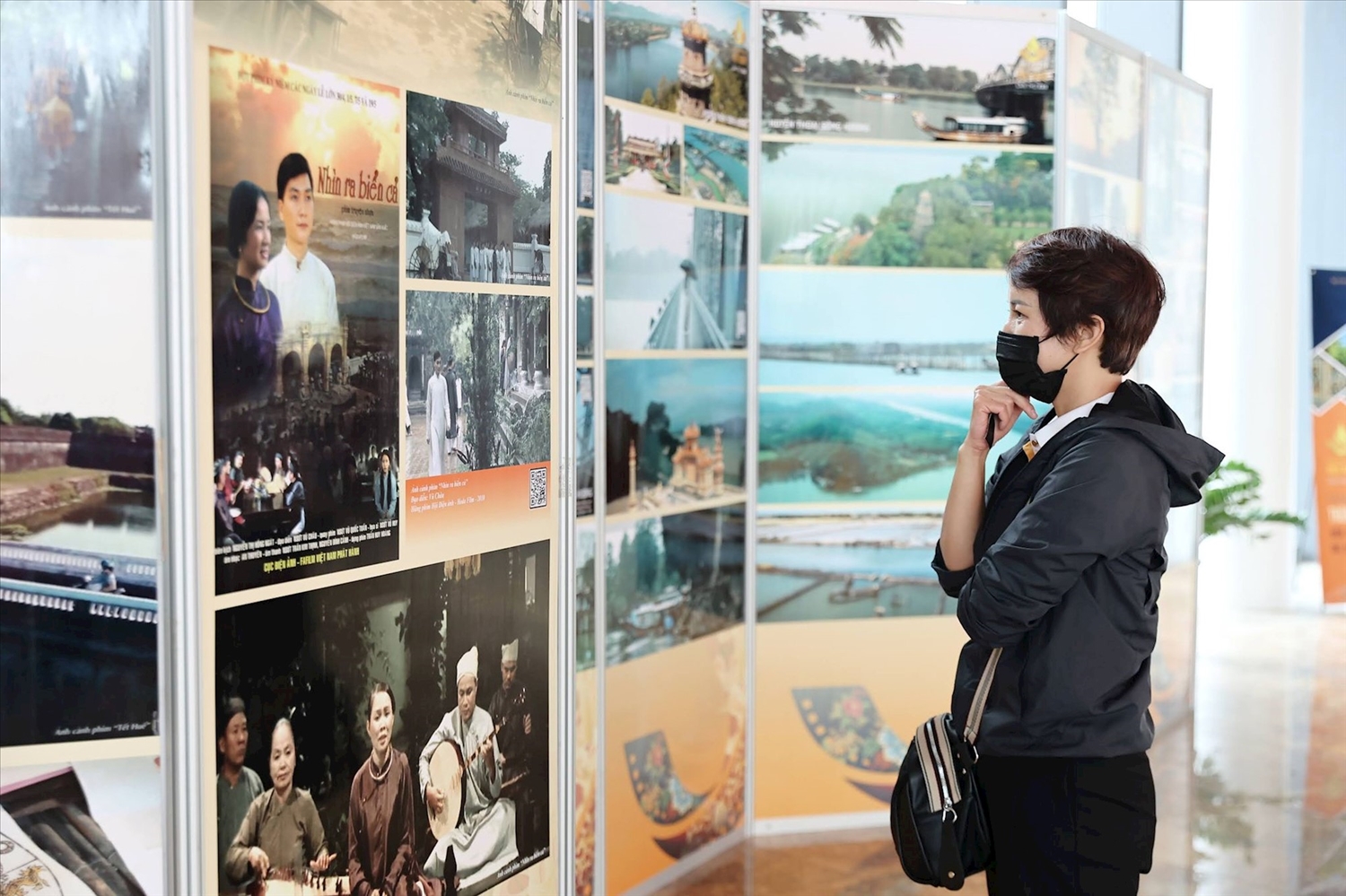 Nhiều hình ảnh, bối cảnh phim tại Thừa Thiên - Huế tại Triển lãm.