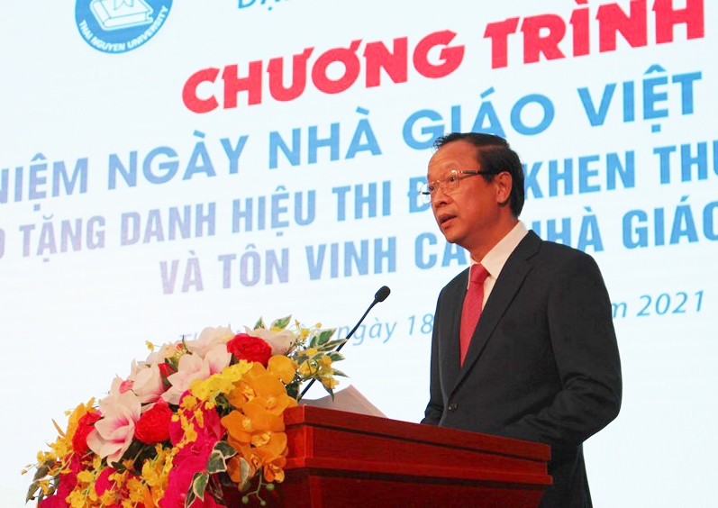 Thứ trưởng Bộ GD&ĐT Phạm Ngọc Thưởng phát biểu tại buổi lễ