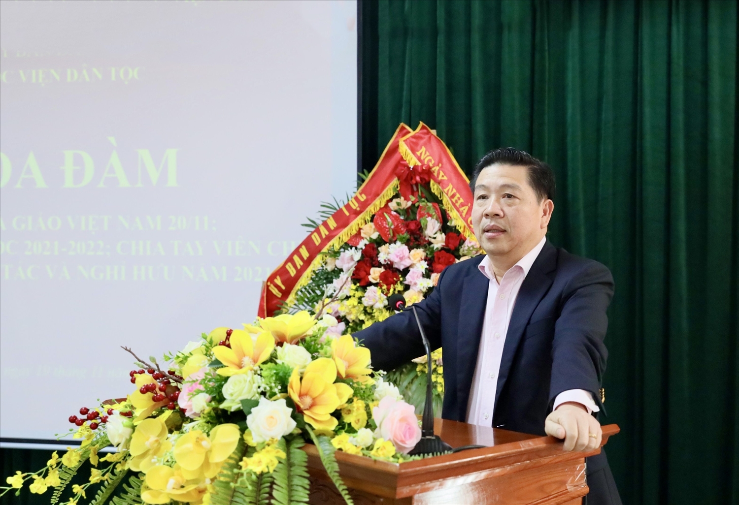 Thứ trưởng, Phó Chủ nhiệm UBDT Lê Sơn Hải phát biểu tại buổi Tọa đàm