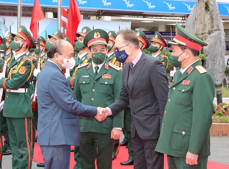 Chủ tịch nước Nguyễn Xuân Phúc tới thăm, làm việc tại Trung tâm Nhiệt đới Việt-Nga. (Ảnh: TTXVN)