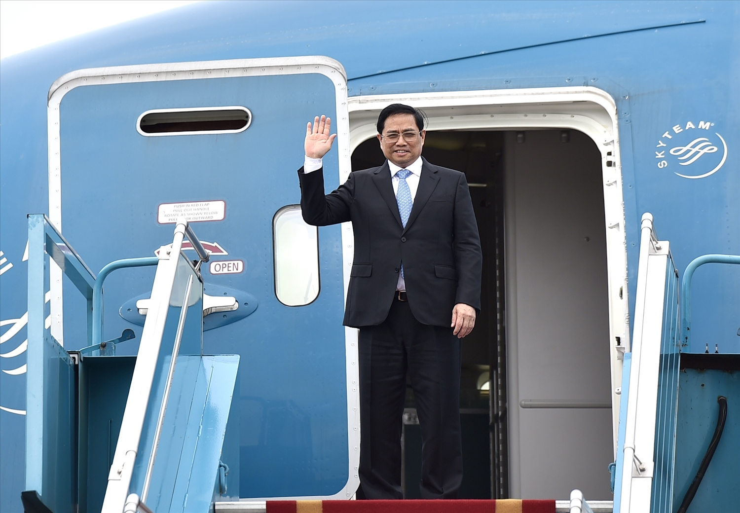 Thủ tướng Chính phủ Phạm Minh Chính và đoàn đại biểu cấp cao Việt Nam rời Hà Nội, lên đường thăm chính thức Nhật Bản theo lời mời của Thủ tướng Nhật Bản Kishida Fumio. Ảnh: VGP/Nhật Bắc