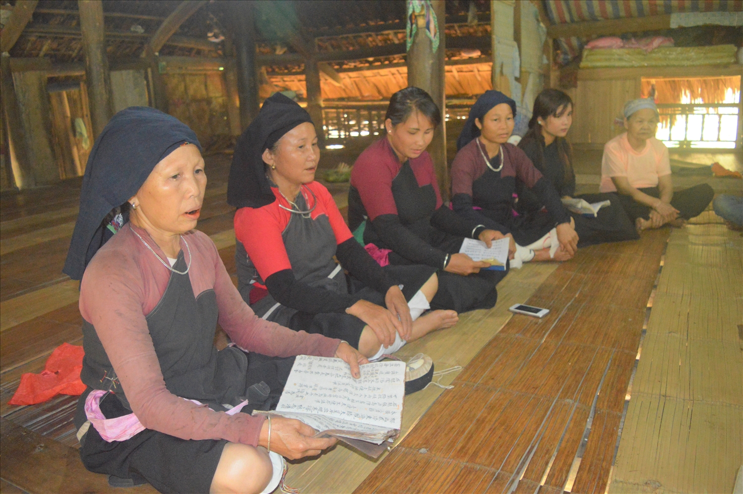 Đồng bào Cao Lan (Tuyên Quang) gìn giữ văn hóa truyền thống qua những buổi học hát sình ca 