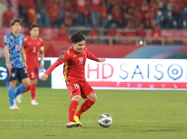 Nhờ nguồn tiền đầu tư khổng lồ vào bóng đá, những cầu thủ giỏi như Quang Hải, Công Phượng mới xuất hiện và đem về thành công. (Ảnh: PV/Vietnam+) 