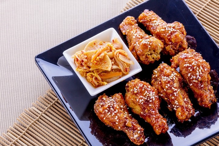 Sự phổ biến ngày càng rộng rãi của văn hóa đại chúng Hàn Quốc đã tạo ra các “đơn hàng gà” kỷ lục từ đất nước này