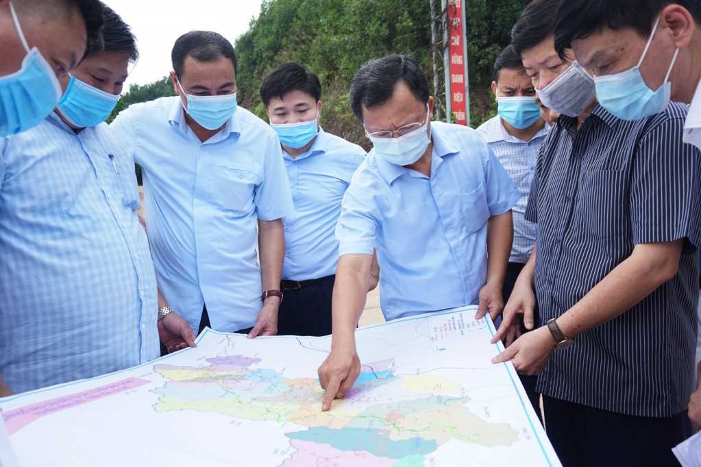 Lãnh đạo UBND tỉnh Quảng Ninh kiểm tra quy hoạch giao thông tại các huyện vùng DTTS, miền núi tháng 8/2021