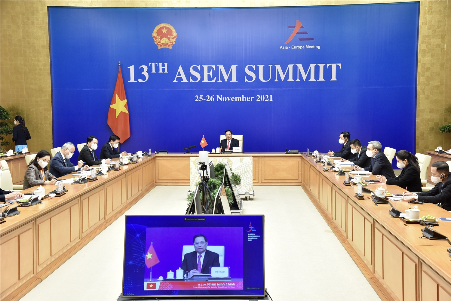 Các nhà lãnh đạo chia sẻ quan điểm về tình hình chính trị, kinh tế xã hội tại hai châu lục và thảo luận về các phương hướng nhằm thúc đẩy hơn nữa hợp tác ASEM. (Ảnh VGP/Nhật Bắc)