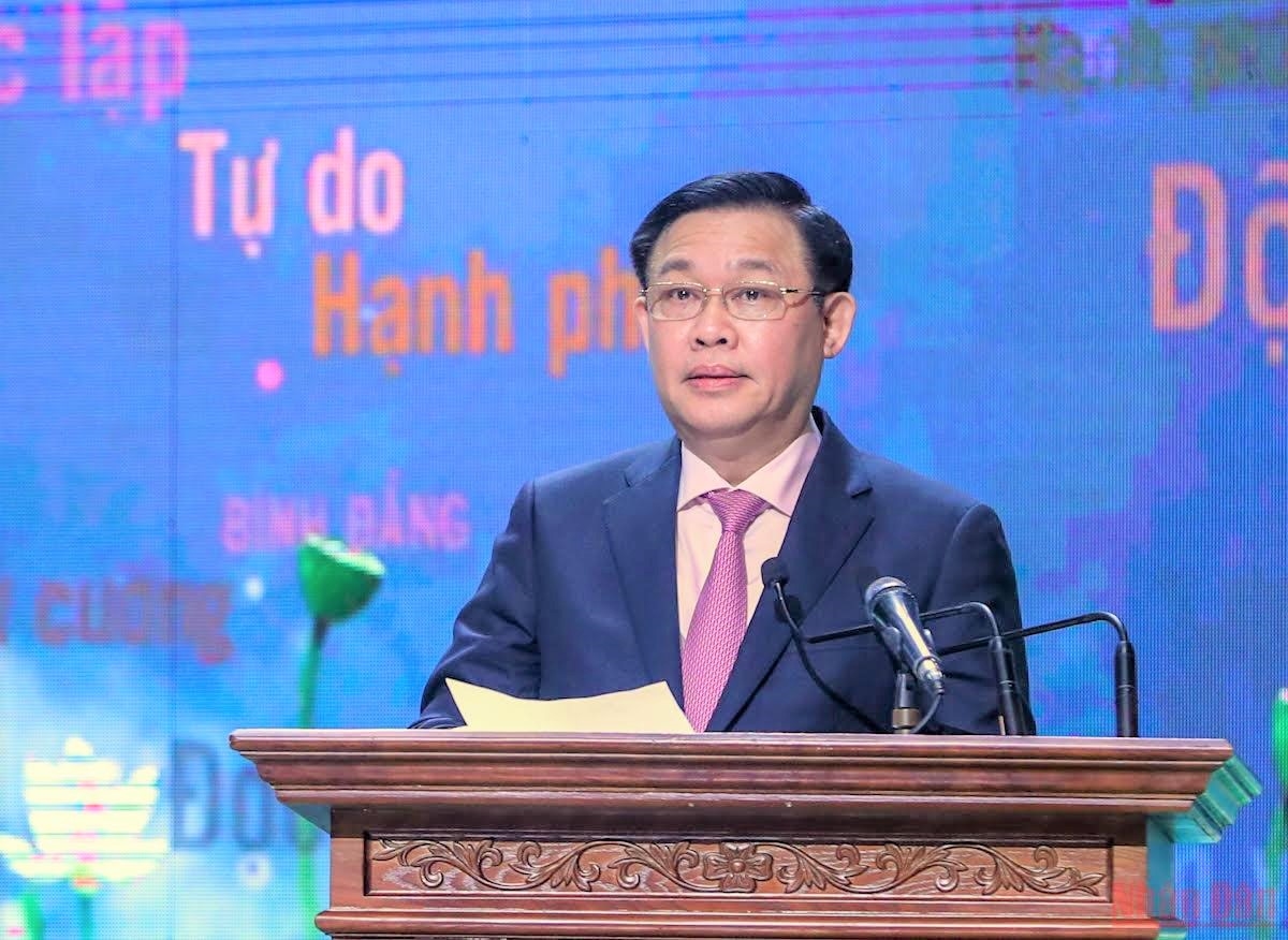  Chủ tịch Quốc hội Vương Đình Huệ phát biểu tại Chương trình. (Ảnh: Duy Linh)