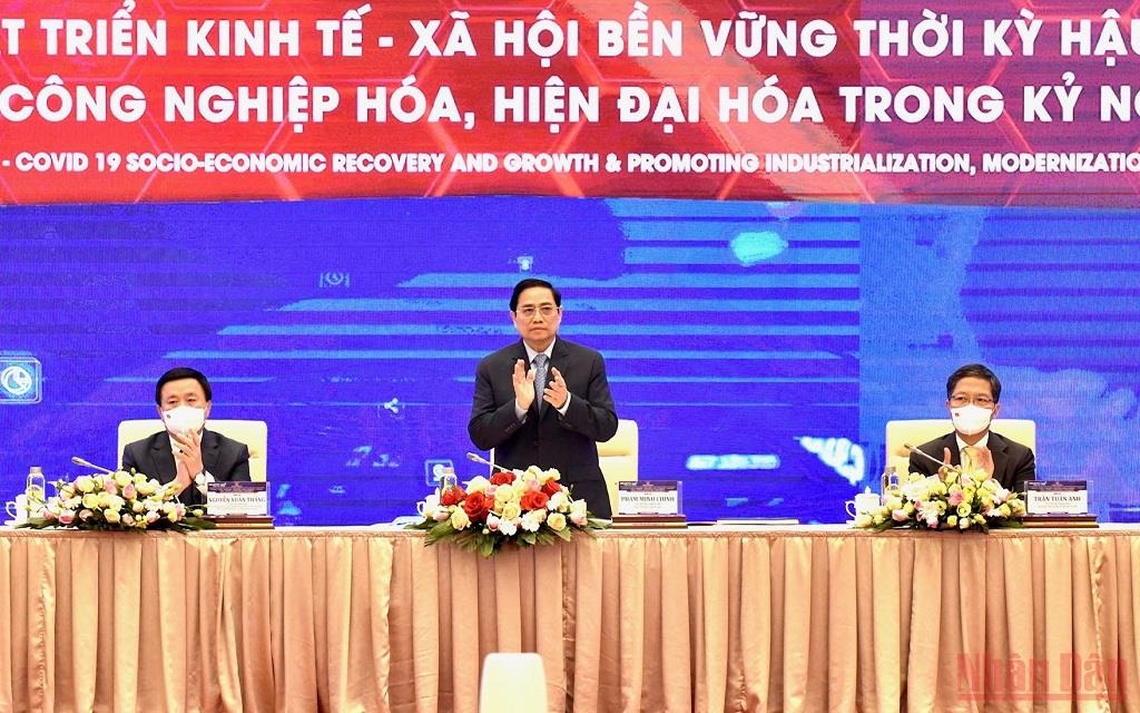 Thủ tướng Phạm Minh Chính dự, chủ trì Diễn đàn cấp cao thường niên lần thứ 3 về công nghiệp 4.0. (Ảnh: TRẦN HẢI)