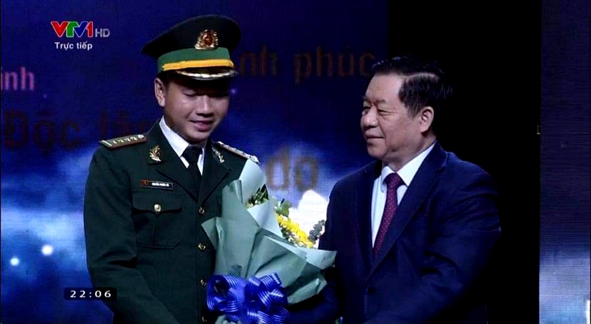 Đại úy Nguyễn Phước Tới được vinh danh tại Chương trình giao lưu "Hồ Chí Minh-Hành trình khát vọng" vào tối 05/12/2021 do Ban Tuyên giáo Trung ương tổ chức.