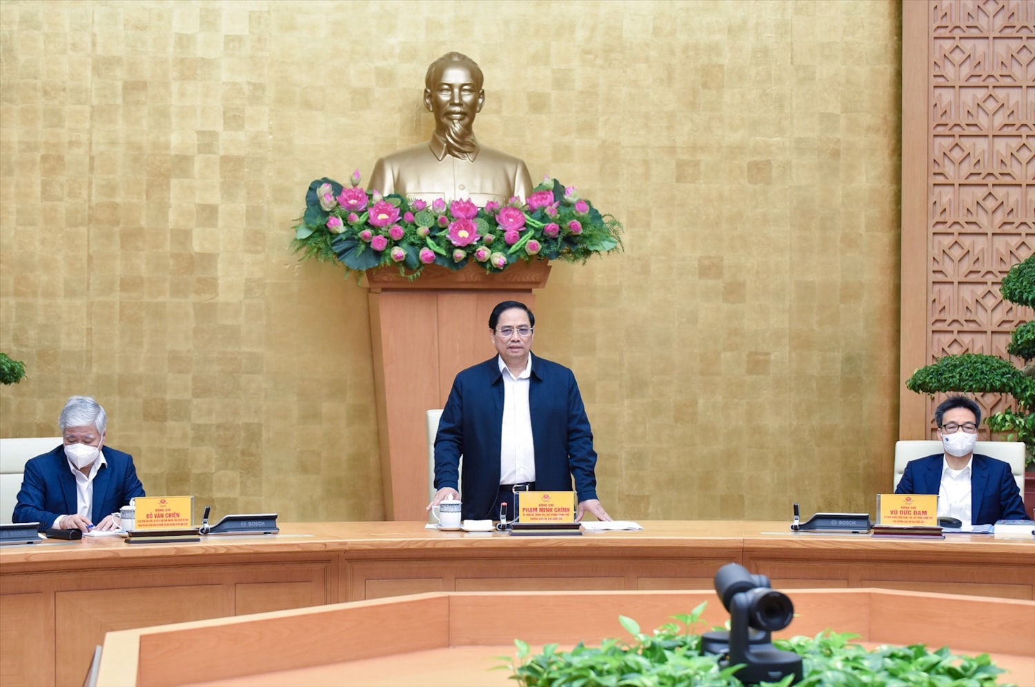 Thủ tướng Phạm Minh Chính chủ trì cuộc họp - Ảnh: VGP/Nhật Bắc