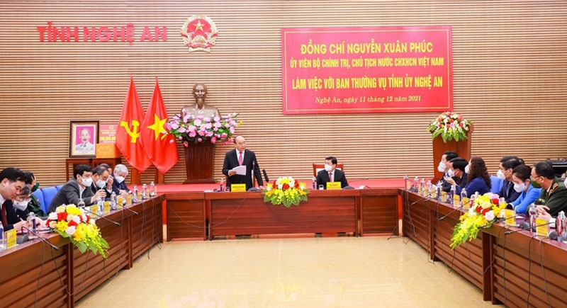 Chủ tịch nước Nguyễn Xuân Phúc làm việc với Ban Thường vụ Tỉnh ủy Nghệ An