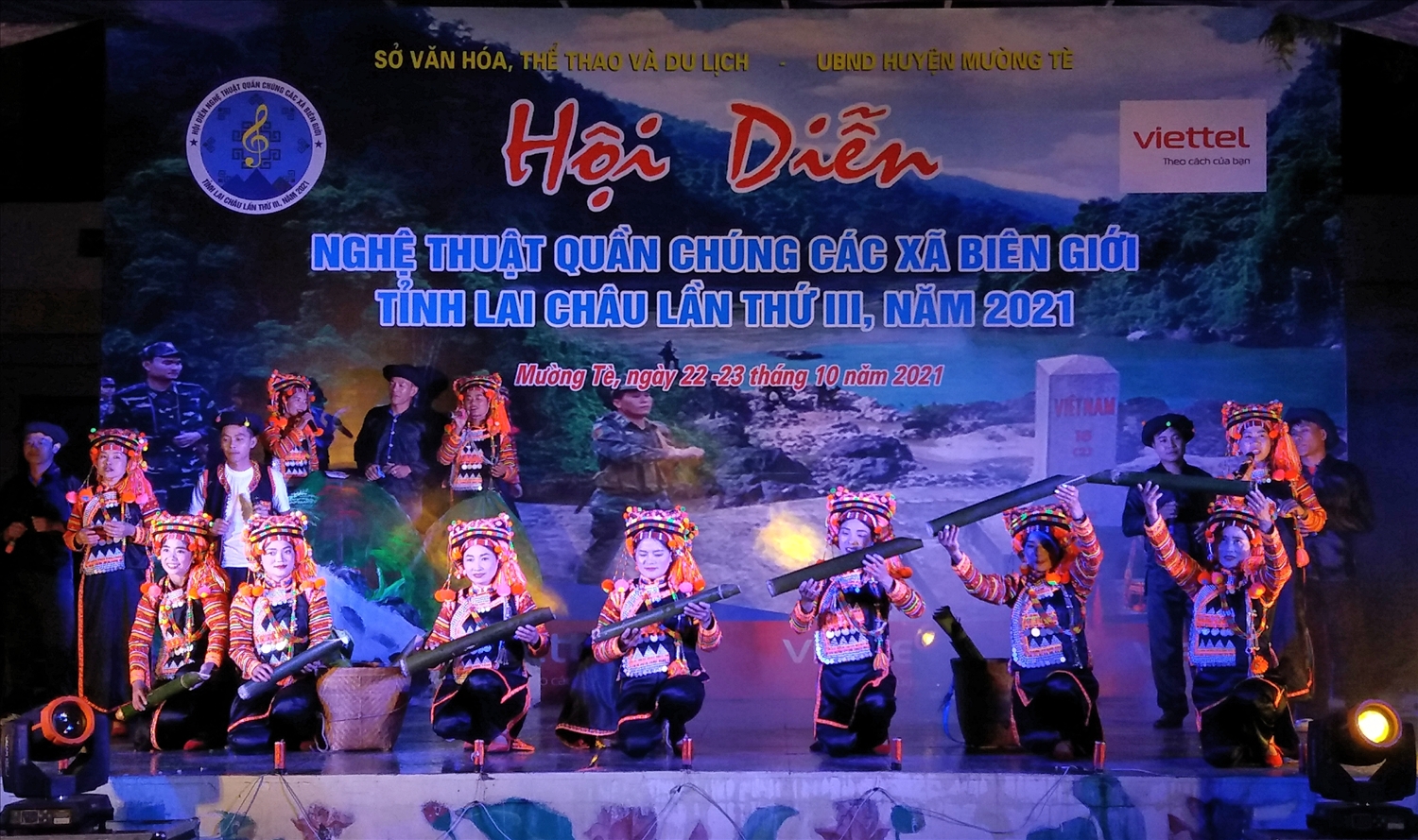 Tiết mục múa Khoe sắc Hà Nhì của Đội văn nghệ xã Thu Lũm đoạt giải A tại Hội diễn Nghệ thuật quần chúng các xã biên giới tỉnh Lai Châu lần thứ III, năm 2021. Ảnh: Nhật Minh