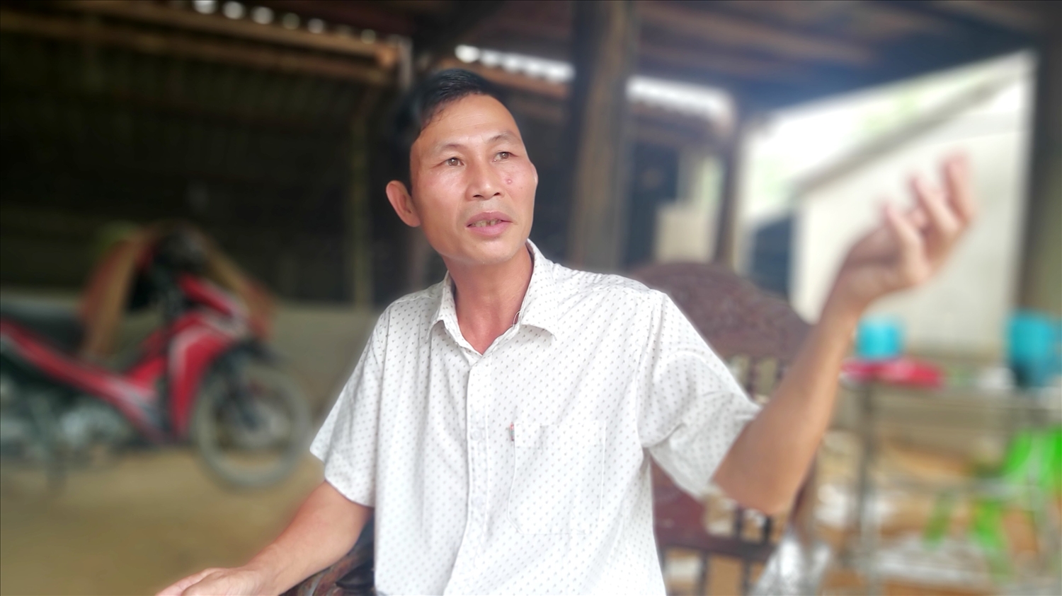 Ông Lô Mạnh Đường, Trưởng bản Lầu 1 “Người dân đang trồng chờ được giao đất để sản xuất”