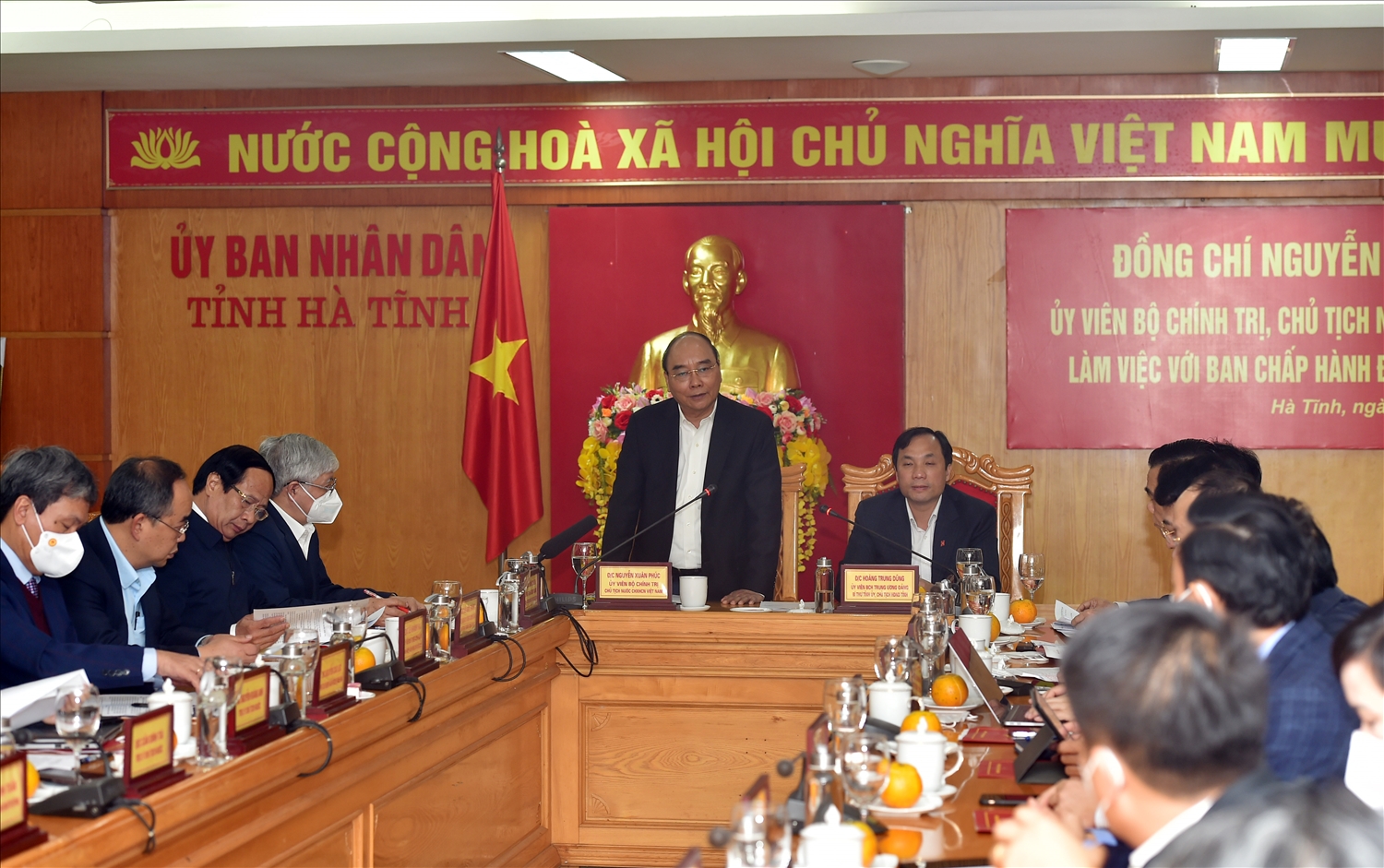 Chủ tịch nước Nguyễn Xuân Phúc làm việc với Ban Chấp hành Đảng bộ tỉnh Hà Tĩnh - Ảnh VGP/Đức Tuân