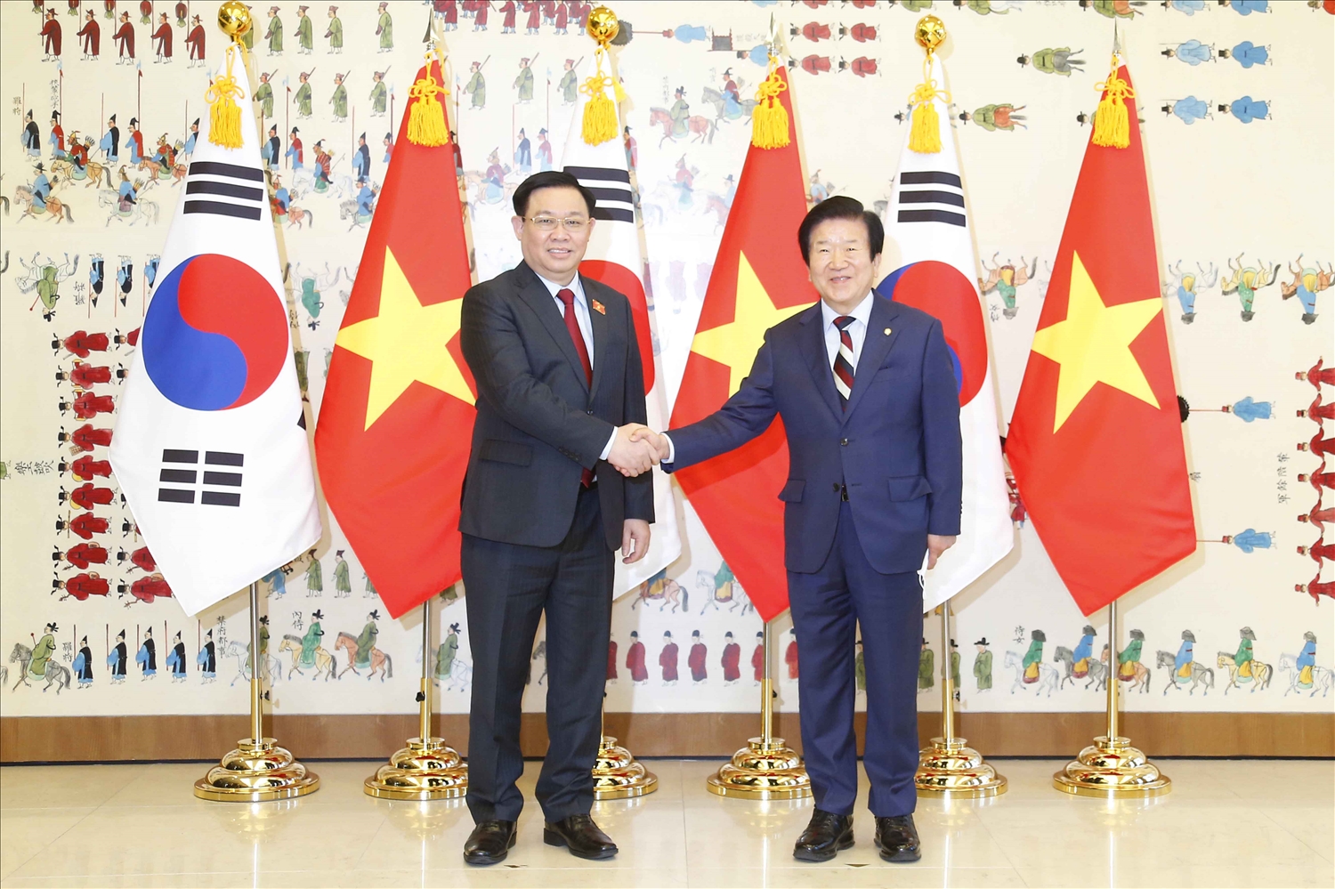 Chủ tịch Quốc hội Hàn Quốc Park Byeong Seug và Chủ tịch Quốc hội Vương Đình Huệ 
