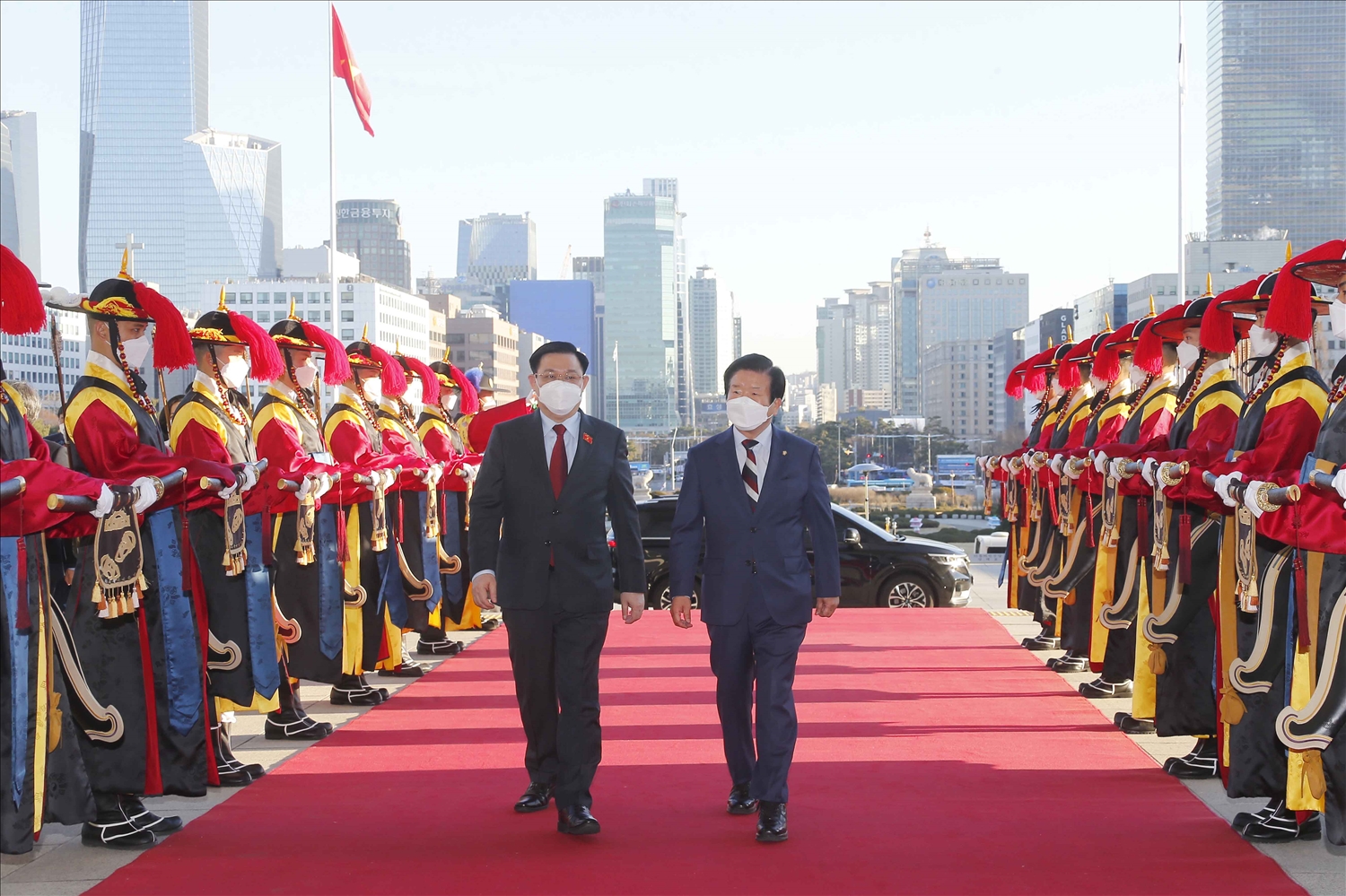 Chủ tịch Quốc hội Hàn Quốc Park Byeong Seug chủ trì Lễ đón Chủ tịch Quốc hội Vương Đình Huệ và Đoàn đại biểu cấp cao Quốc hội Việt Nam thăm chính thức Hàn Quốc