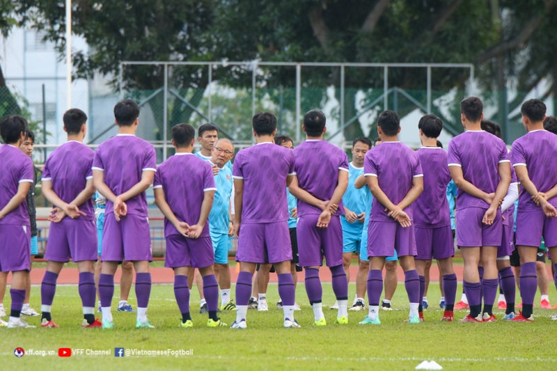Đội tuyển Việt Nam sẵn sàng cho trận đấu gặp đội tuyển Indonesia vào 19 giờ 30 tối nay